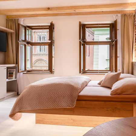 White Wolf Boutique Apartments Olomouc Esterno foto