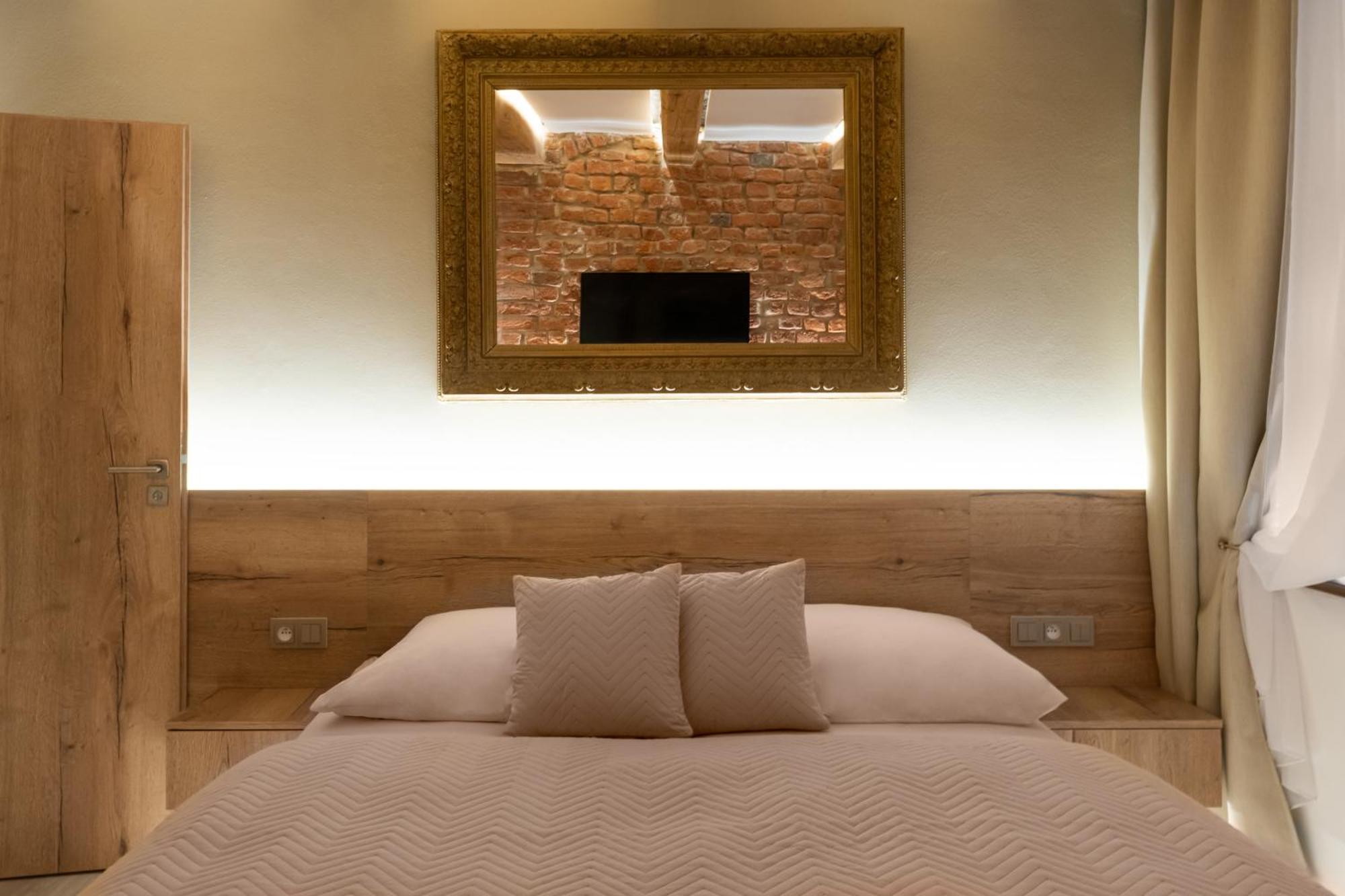 White Wolf Boutique Apartments Olomouc Esterno foto