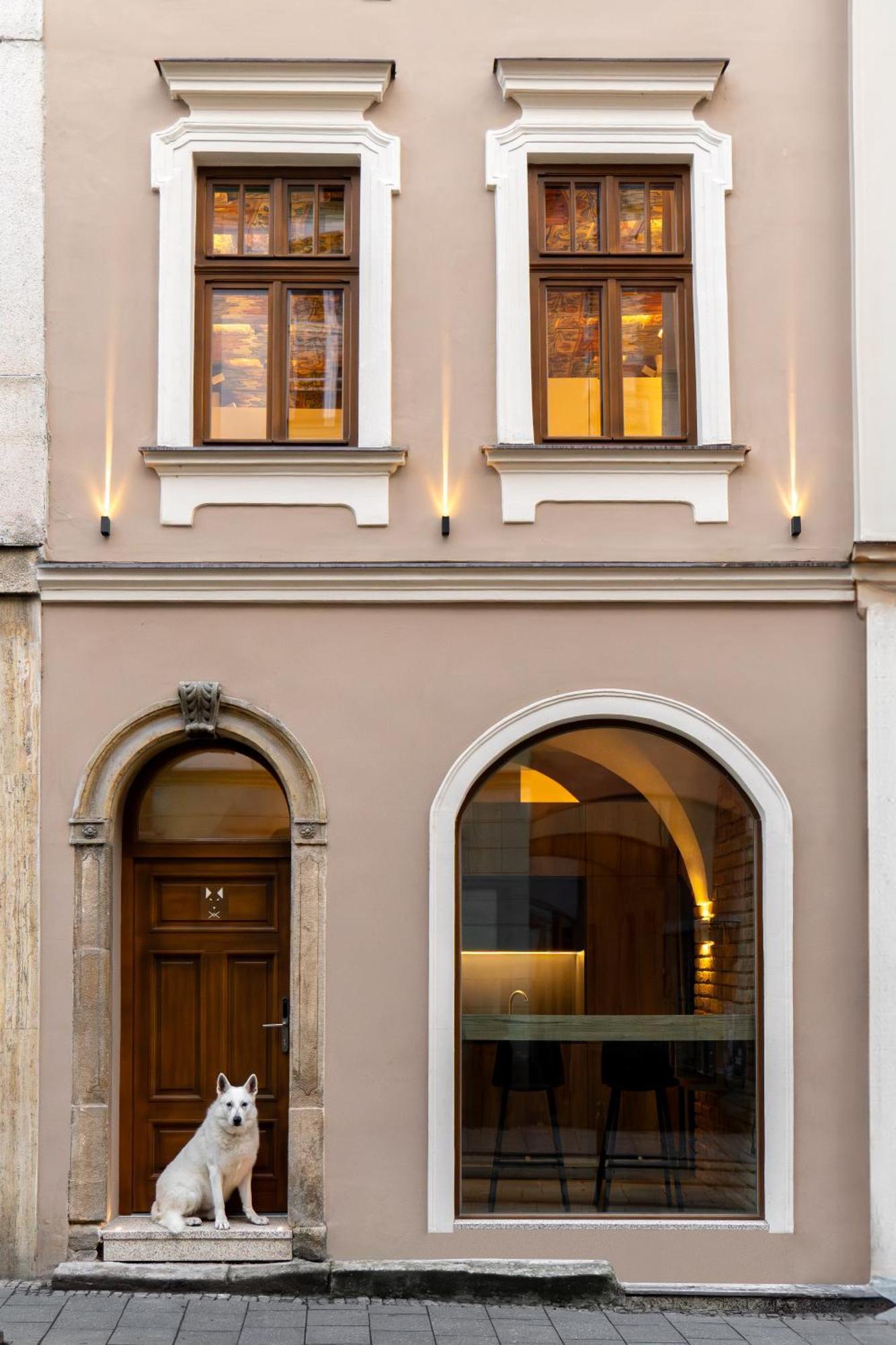 White Wolf Boutique Apartments Olomouc Esterno foto