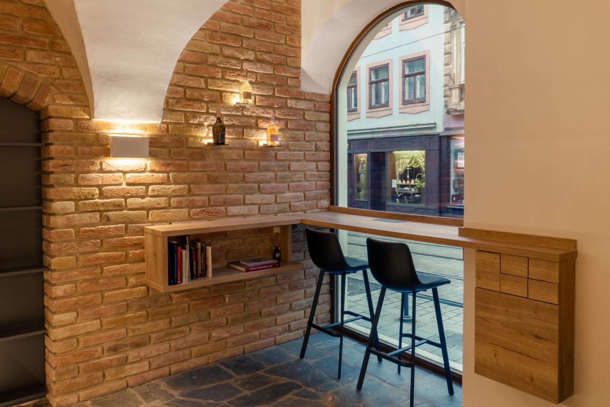 White Wolf Boutique Apartments Olomouc Esterno foto