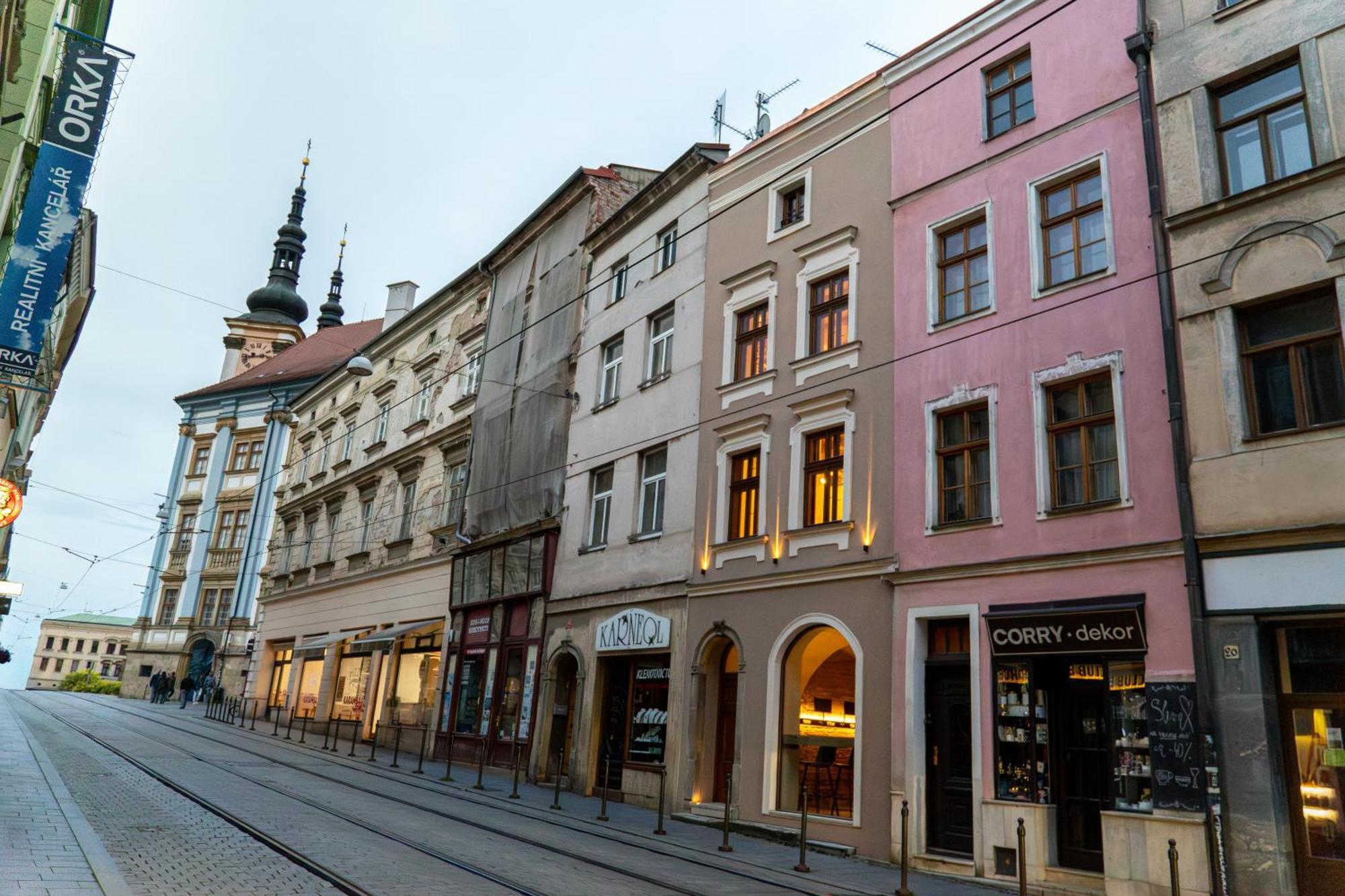 White Wolf Boutique Apartments Olomouc Esterno foto